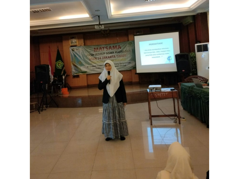 Cerdas Bermedia Sosial