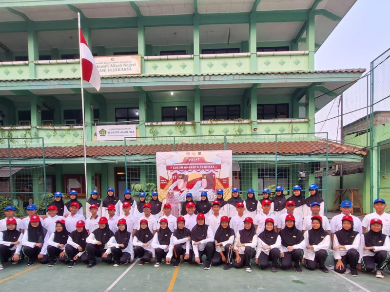 Diklat Calon Anggota Paskibra MAN 14 Jakarta